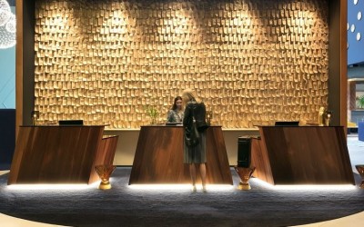 Tiền mặt (USD hoặc VND theo tỷ giá hiện tại).